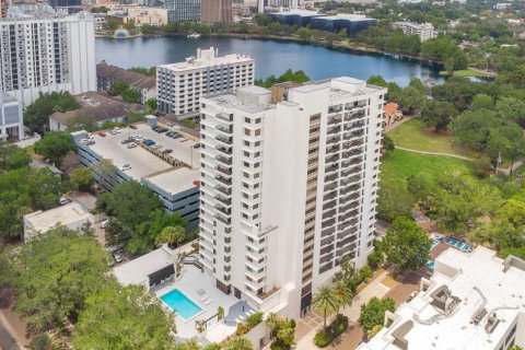 Condo in Orlando, Florida, 2 bedrooms № 2205053 - photo 22