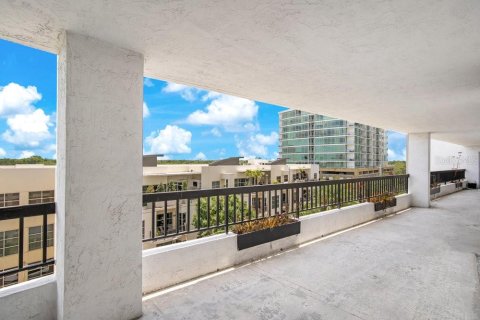 Condo in Orlando, Florida, 2 bedrooms № 2205053 - photo 13