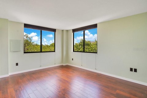 Condo in Orlando, Florida, 2 bedrooms № 2205053 - photo 8