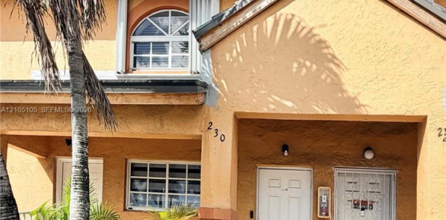 Condo in Hialeah, Florida, 2 bedrooms  № 2412952