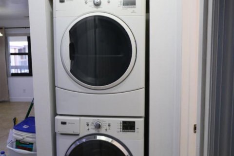 Купить кондоминиум в Корал-Спрингс, Флорида 3 комнаты, 78.97м2, № 2083197 - фото 9