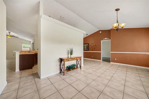 Villa ou maison à vendre à Apopka, Floride: 3 chambres, 144.56 m2 № 2415437 - photo 4