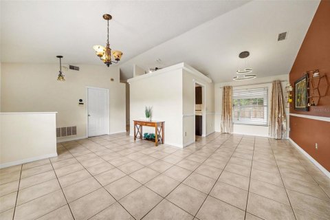 Villa ou maison à vendre à Apopka, Floride: 3 chambres, 144.56 m2 № 2415437 - photo 7