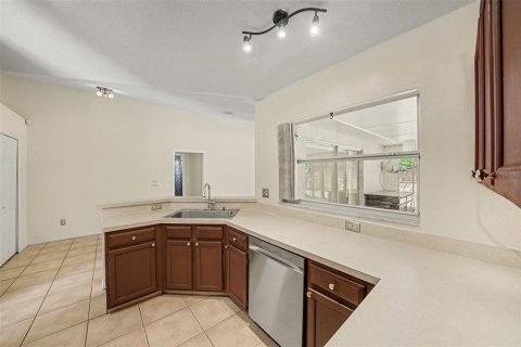 Villa ou maison à vendre à Apopka, Floride: 3 chambres, 144.56 m2 № 2415437 - photo 16