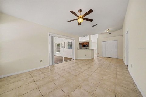 Villa ou maison à vendre à Apopka, Floride: 3 chambres, 144.56 m2 № 2415437 - photo 17