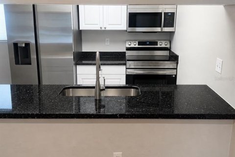 Appartement à louer à Gainesville, Floride: 2 chambres, 86.4 m2 № 2267295 - photo 4