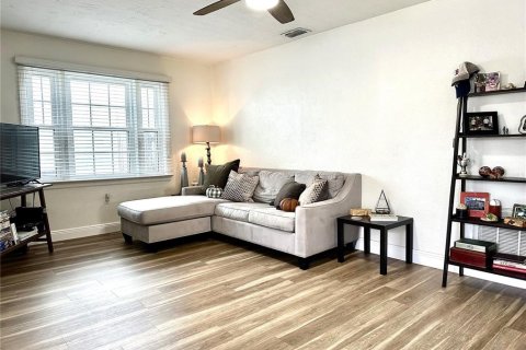 Casa en venta en Orlando, Florida, 2 dormitorios, 78.97 m2 № 1907633 - foto 7