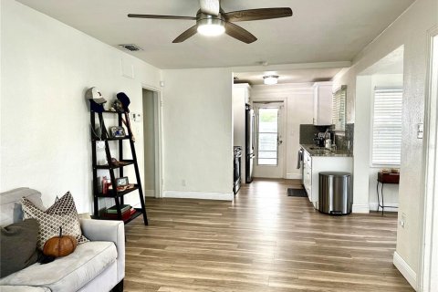 Casa en venta en Orlando, Florida, 2 dormitorios, 78.97 m2 № 1907633 - foto 11