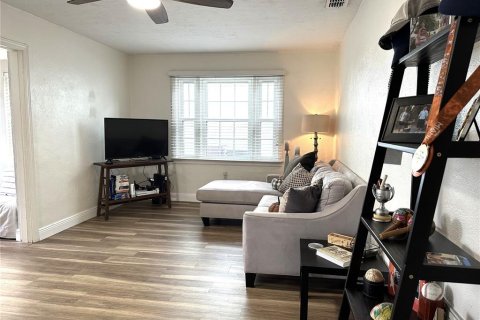 Casa en venta en Orlando, Florida, 2 dormitorios, 78.97 m2 № 1907633 - foto 8