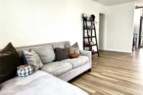 Casa en venta en Orlando, Florida, 2 dormitorios, 78.97 m2 № 1907633 - foto 10