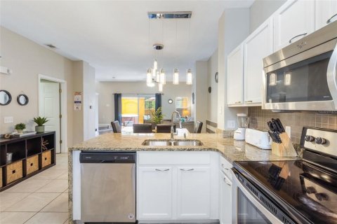 Townhouse in Kissimmee, Florida 3 bedrooms, 119.47 sq.m. № 2384341 - photo 11