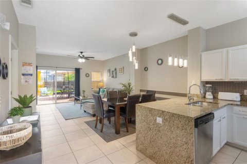 Townhouse in Kissimmee, Florida 3 bedrooms, 119.47 sq.m. № 2384341 - photo 4