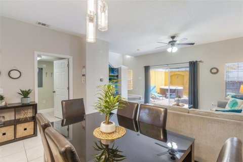 Townhouse in Kissimmee, Florida 3 bedrooms, 119.47 sq.m. № 2384341 - photo 12
