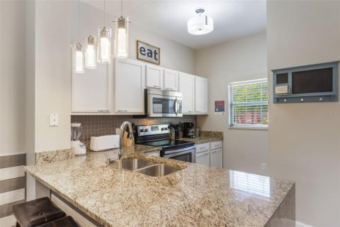 Townhouse in Kissimmee, Florida 3 bedrooms, 119.47 sq.m. № 2384341 - photo 10