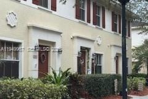 Купить таунхаус в Мирамар, Флорида 2 спальни, 120.4м2, № 2009210 - фото 2