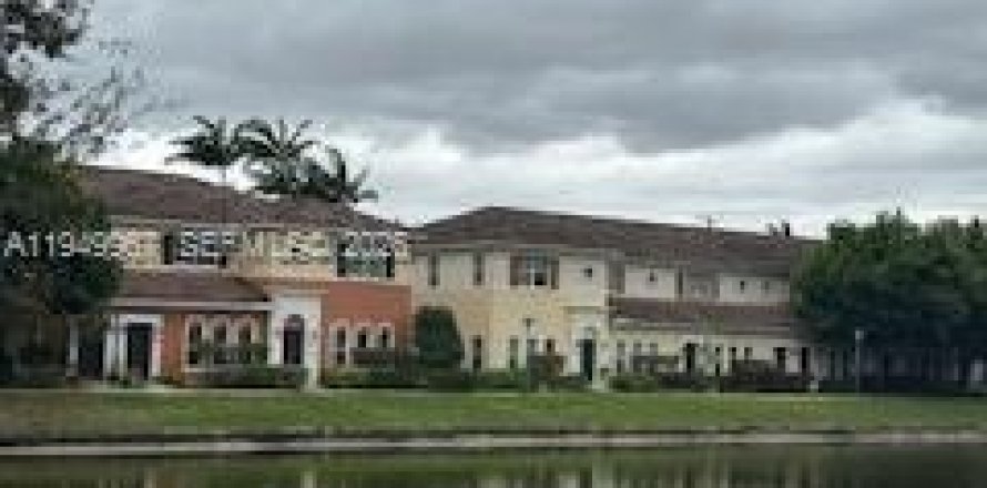 Таунхаус в Мирамар, Флорида 2 спальни, 120.4м2 № 2009210