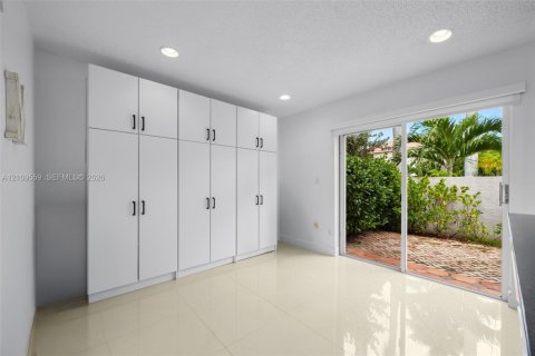 Villa ou maison à vendre à Doral, Floride: 3 chambres, 152.45 m2 № 2431337 - photo 14