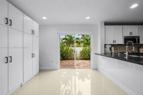 Villa ou maison à vendre à Doral, Floride: 3 chambres, 152.45 m2 № 2431337 - photo 13