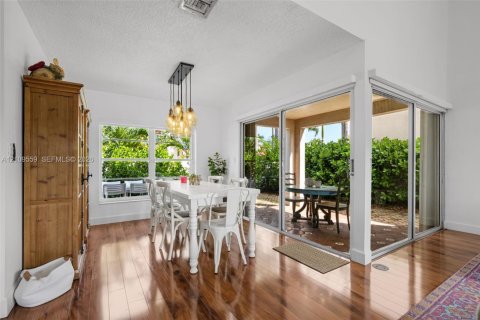 Villa ou maison à vendre à Doral, Floride: 3 chambres, 152.45 m2 № 2431337 - photo 9