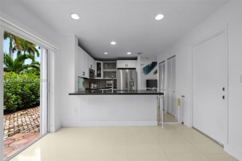 Villa ou maison à vendre à Doral, Floride: 3 chambres, 152.45 m2 № 2431337 - photo 15