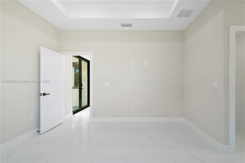 Villa ou maison à vendre à Lehigh Acres, Floride: 4 chambres, 141.4 m2 № 2035801 - photo 19