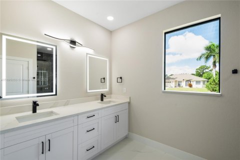 Villa ou maison à vendre à Lehigh Acres, Floride: 4 chambres, 141.4 m2 № 2035801 - photo 21
