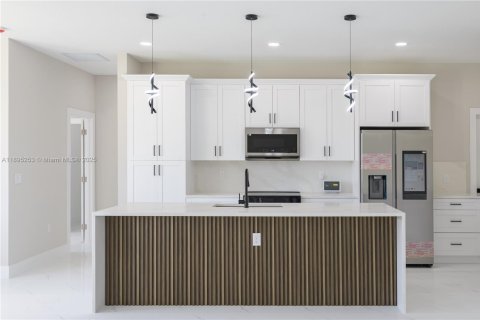 Villa ou maison à vendre à Lehigh Acres, Floride: 4 chambres, 141.4 m2 № 2035801 - photo 7