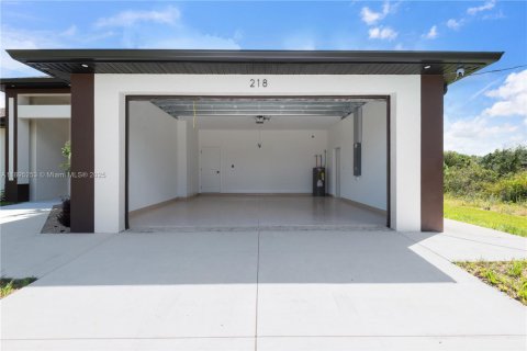 Villa ou maison à vendre à Lehigh Acres, Floride: 4 chambres, 141.4 m2 № 2035801 - photo 29