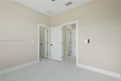 Villa ou maison à vendre à Lehigh Acres, Floride: 4 chambres, 141.4 m2 № 2035801 - photo 12