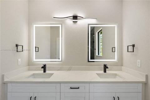 Villa ou maison à vendre à Lehigh Acres, Floride: 4 chambres, 141.4 m2 № 2035801 - photo 20