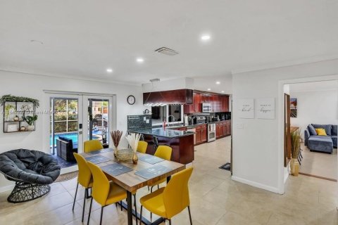 Villa ou maison à vendre à Hollywood, Floride: 3 chambres, 138.8 m2 № 1958105 - photo 25