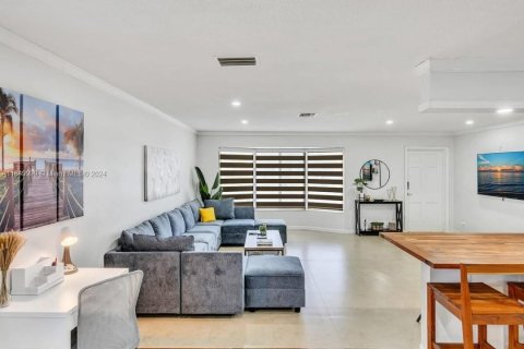 Villa ou maison à vendre à Hollywood, Floride: 3 chambres, 138.8 m2 № 1958105 - photo 28