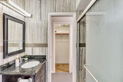 Villa ou maison à vendre à Hollywood, Floride: 3 chambres, 138.8 m2 № 1958105 - photo 10