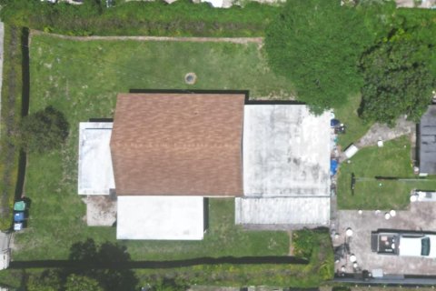 Купить виллу или дом в Майами, Флорида 2 комнаты, 164.99м2, № 2173973 - фото 2