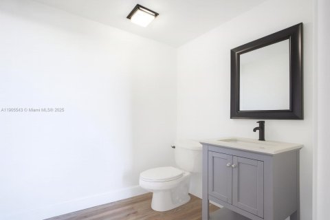 Купить коммерческую недвижимость в Майами, Флорида № 1956217 - фото 4