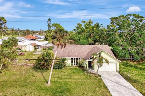 House in Englewood, Florida 2 bedrooms, 153.1 sq.m. № 1566353 - photo 2