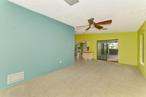House in Englewood, Florida 2 bedrooms, 153.1 sq.m. № 1566353 - photo 25