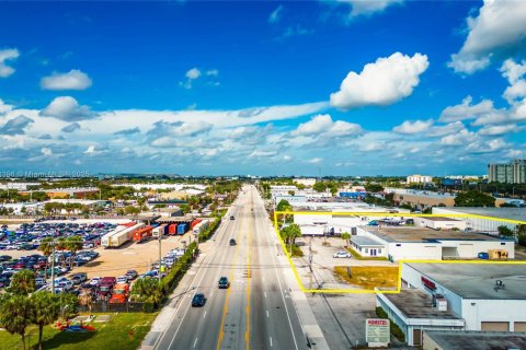Commercial property in Pompano Beach, Florida № 1709671 - photo 5