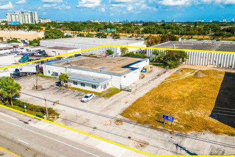 Commercial property in Pompano Beach, Florida № 1709671 - photo 3