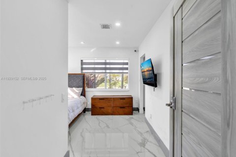 Снять в аренду виллу или дом в Помпано-Бич, Флорида 4 спальни, 165.37м2, № 2035117 - фото 20