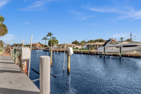 Снять в аренду виллу или дом в Помпано-Бич, Флорида 4 спальни, 165.37м2, № 2035117 - фото 29