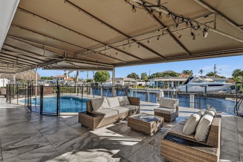 Снять в аренду виллу или дом в Помпано-Бич, Флорида 4 спальни, 165.37м2, № 2035117 - фото 24