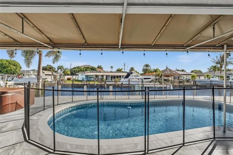 Снять в аренду виллу или дом в Помпано-Бич, Флорида 4 спальни, 165.37м2, № 2035117 - фото 23