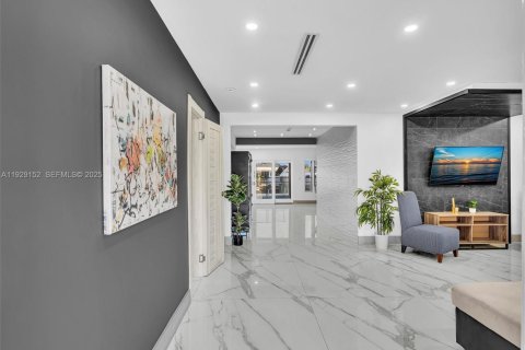 Снять в аренду виллу или дом в Помпано-Бич, Флорида 4 спальни, 165.37м2, № 2035117 - фото 5