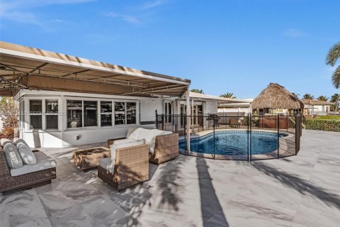 Снять в аренду виллу или дом в Помпано-Бич, Флорида 4 спальни, 165.37м2, № 2035117 - фото 26