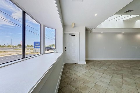 Commercial property in Hudson, Florida № 2113273 - photo 7