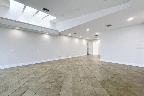 Commercial property in Hudson, Florida № 2113273 - photo 14