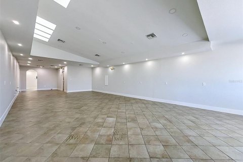 Commercial property in Hudson, Florida № 2113273 - photo 11
