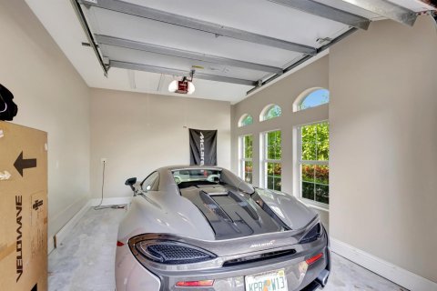 House in North Palm Beach, Florida 4 bedrooms, 339.74 sq.m. № 1040739 - photo 1