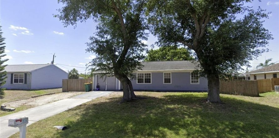 Casa en Port Charlotte, Florida 3 dormitorios, 103.68 m2 № 1918102